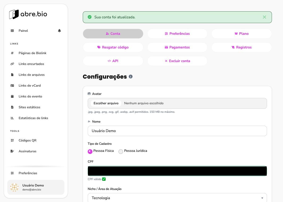 Mensagem de sucesso Sua conta foi atualizada no topo da página, com o formulário completo abaixo e o CPF mascarado
