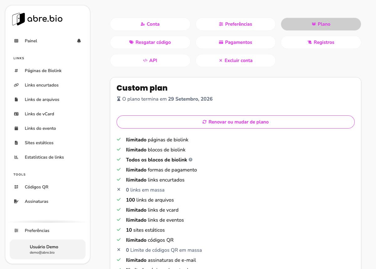 Aba Plano mostrando Custom plan, data de término e botão Renovar ou mudar de plano